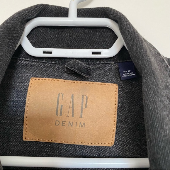 Gap icon denim Jacket in black - size extra small - in good pre-owned condition - Picture 5 of 7